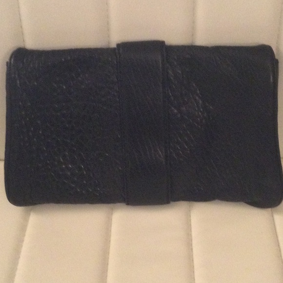 EUC Michael Kors Black Pebbled Clutch - Picture 3 of 16